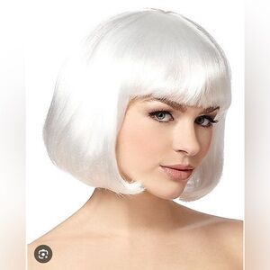 Spirit Halloween White Bob Wig